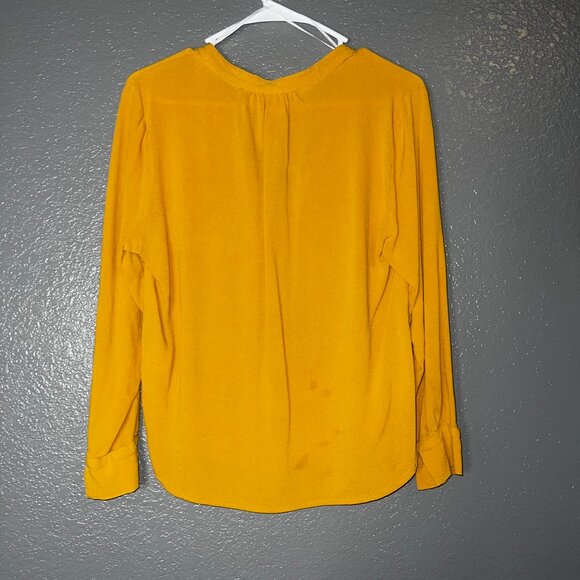 H&M Women’s Mustard Yellow Long Sleeve Blouse Size M Lightweight V-Neck Casual T - Picture 3 of 4